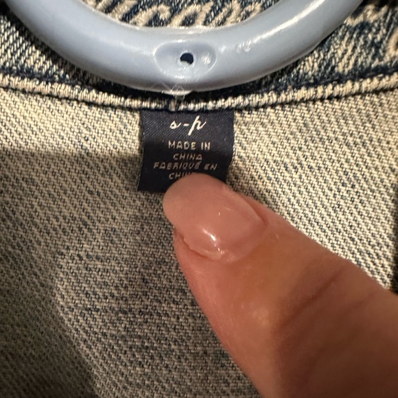 American Eagle Distressed Denim Blue Jean Vest ~ Small Petite - Picture 5 of 6